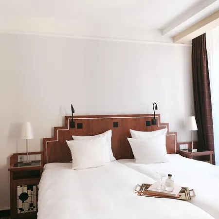 Banks Mansion - Boutique Hotel