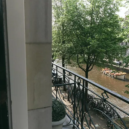 Banks Mansion - Boutique Hotel