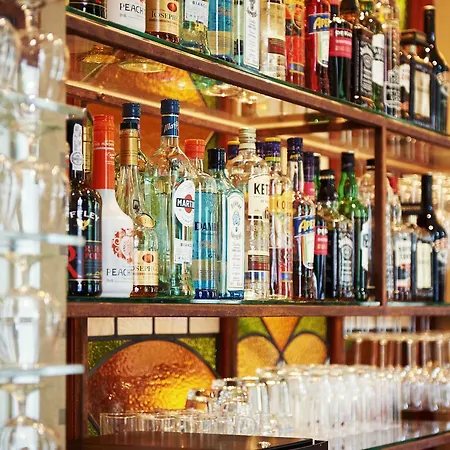 银行大厦-全包式酒店 酒店